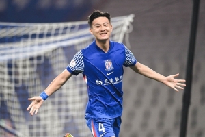 记者:蒋圣龙、李可已参加有球对抗训练,向复出迈出重要一步