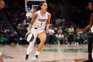 WNBA半决赛G1:女武神71-60击败王牌 加比轰25+11+5 阿贾空砍24分