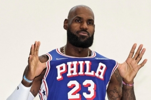 多特:以我人生26岁以来看过的球员来说 NBA历史最佳是詹姆斯