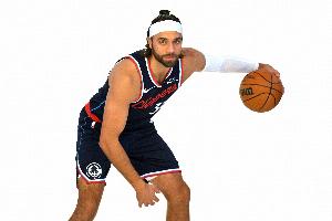 伤病名单+1!船记:快船新赛季第一场季前赛就少了五个球员